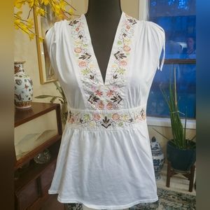 Roots White Sleeveless Shirt with Embroidered Collar & Waist M
